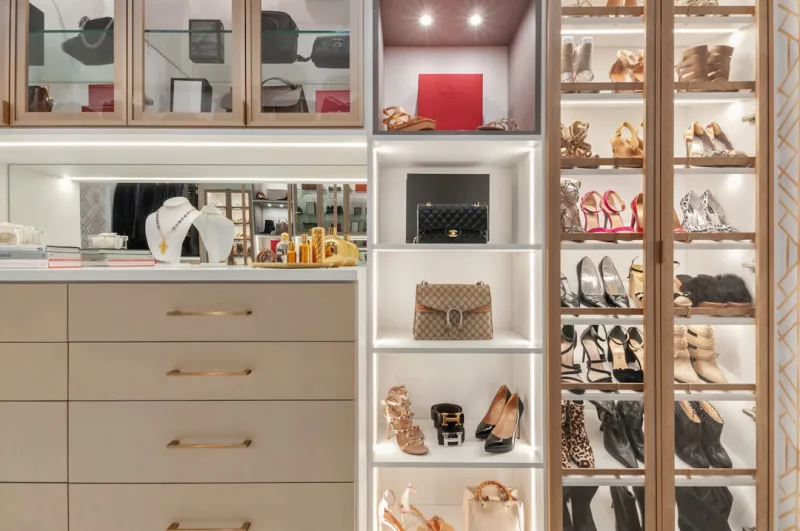 Closet Organization for Beginners: Beautiful & Functional