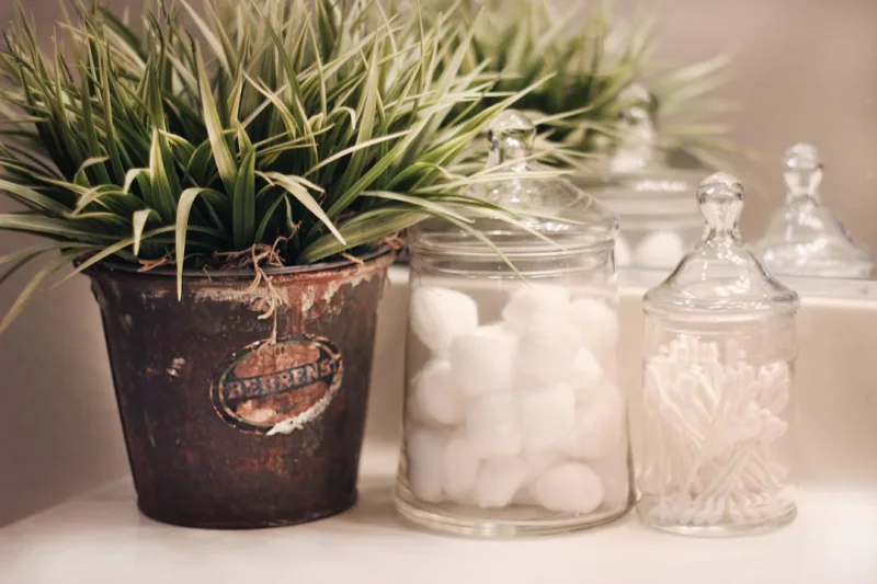 Renter-Friendly Bathroom Organization No-Drill Tips