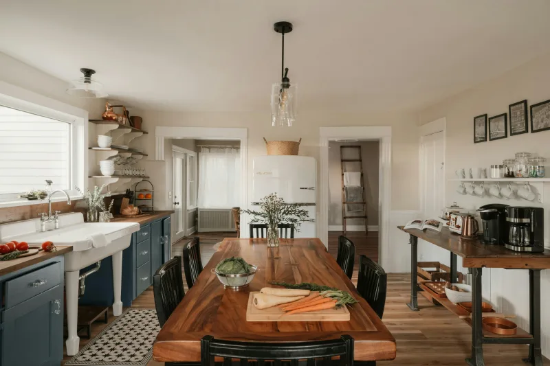 Farmhouse Kitchen Decor: Budget DIY Projects & Ideas