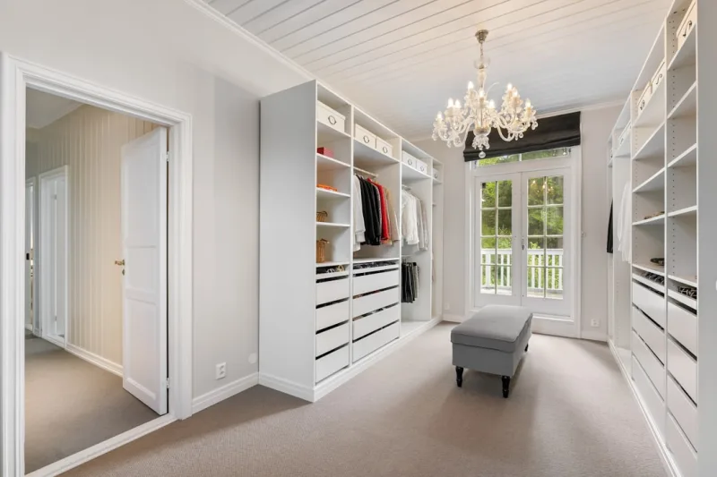 Farmhouse Closet Design Tips for Small Modern Spaces
