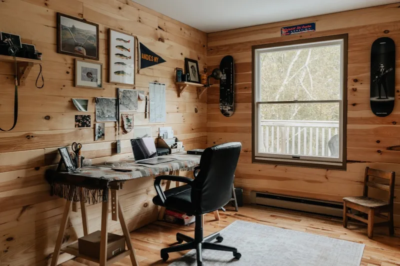 Farmhouse Office Makeover: Reclaimed Wood & Modern Mix