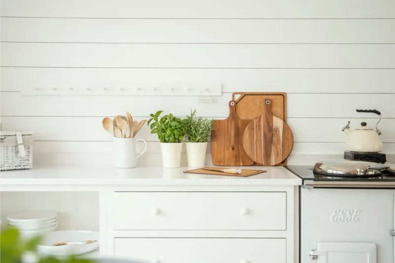 Farmhouse Kitchen DIY Hacks That Cost Under $50