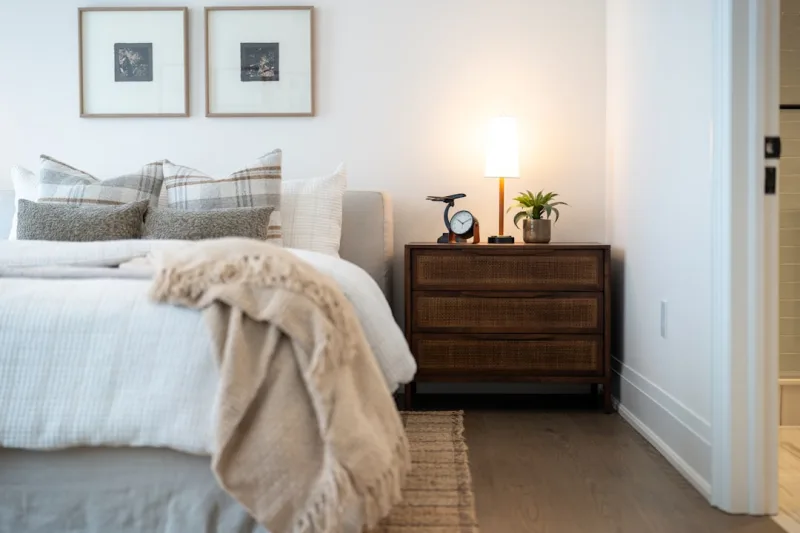 Warm Modern Bedroom Ideas: Cozy Without Losing Style